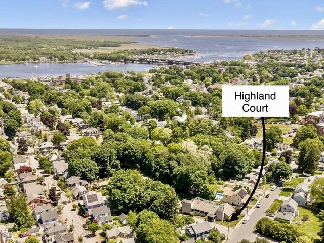 2 Highland Ct, Newburyport, MA 01950