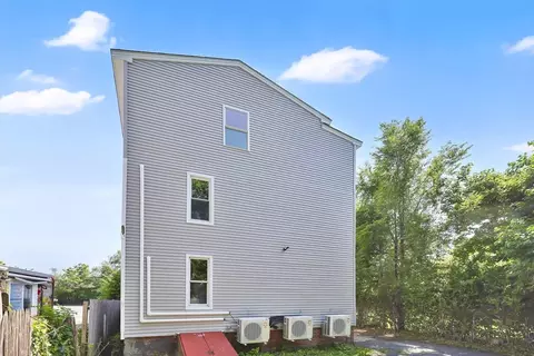 600 Union St, Springfield, MA 01109 photo 4
