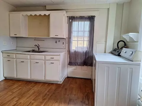 38-40 Morse Ave, Ware, MA 01082 photo 9