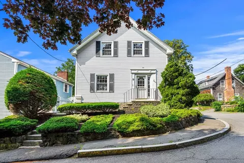10 Highland Ter, Marblehead, MA 01945