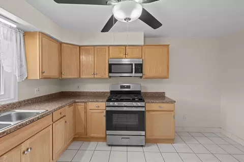 Kitchen - 135 Vale St #16, Fall River, MA 02724 photo 4 of 5