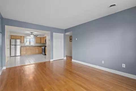 Living - 135 Vale St #16, Fall River, MA 02724 photo 8 of 8
