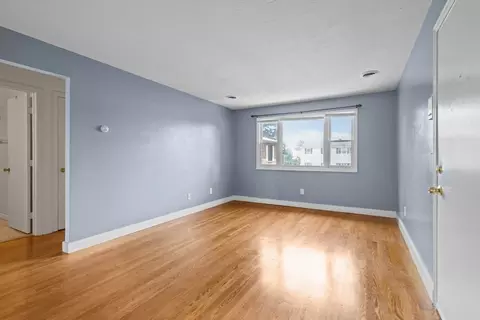Living - 135 Vale St #16, Fall River, MA 02724 photo 3 of 8