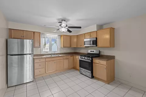 Kitchen - 135 Vale St #16, Fall River, MA 02724 photo 3 of 5