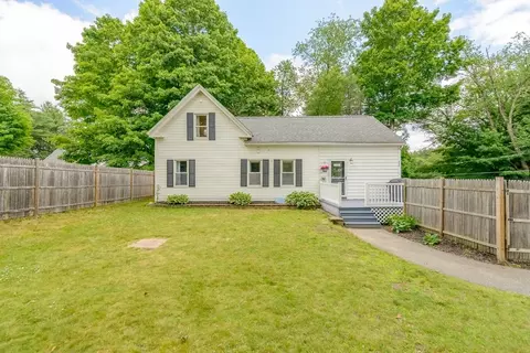 11 Province St, Pepperell, MA 01463