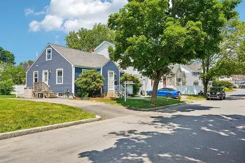 10 Standish, Worcester, MA 01604