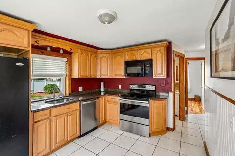 10 Standish, Worcester, MA 01604 photo 4