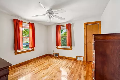 10 Standish, Worcester, MA 01604 photo 13