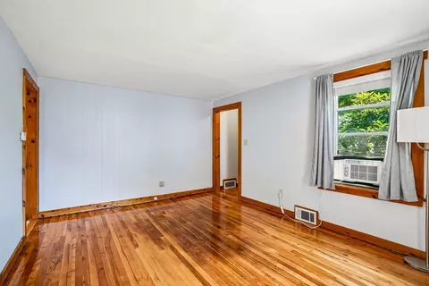 10 Standish, Worcester, MA 01604 photo 8