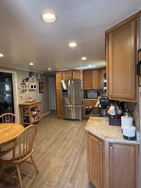 11 Butternut St, Springfield, MA 01128 photo 7