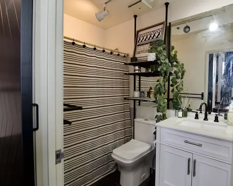 Bath - 235 State St #413, Springfield, MA 01103 photo 1 of 2