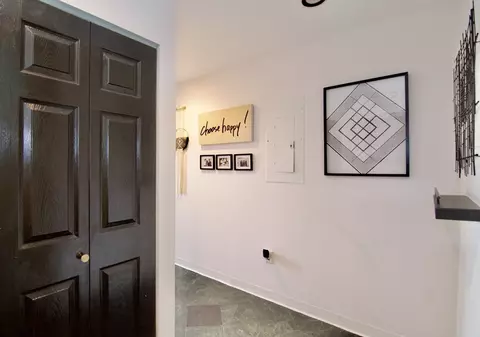 Entry Way - 235 State St #413, Springfield, MA 01103 photo 1 of 5