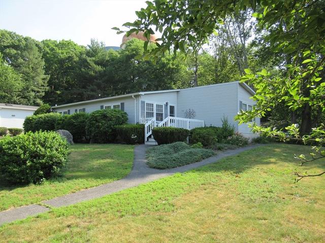 15 Canterbury Ln, Rockland, MA 02370