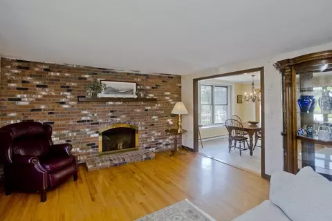 9 Dowds Ln, Chicopee, MA 01020 photo 5