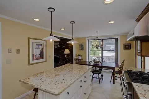 9 Dowds Ln, Chicopee, MA 01020 photo 8