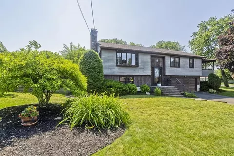 9 Dowds Ln, Chicopee, MA 01020