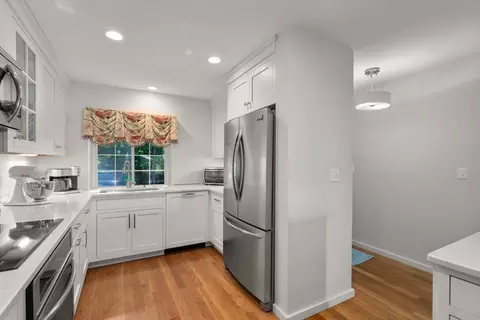Kitchen - 26 Denmark Ln #26, Needham, MA 02492 photo 3 of 5