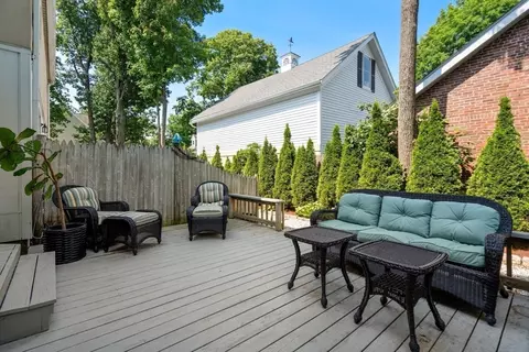 Exterior - 26 Denmark Ln #26, Needham, MA 02492 photo 2 of 10