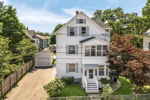 12 Johnson Ave, Easthampton, MA 01027
