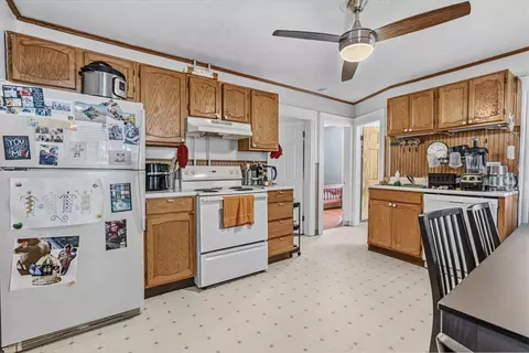 12 Johnson Ave, Easthampton, MA 01027 photo 10