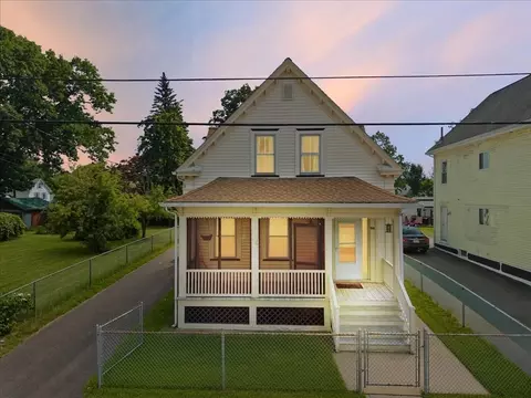 59 Park St, Taunton, MA 02780