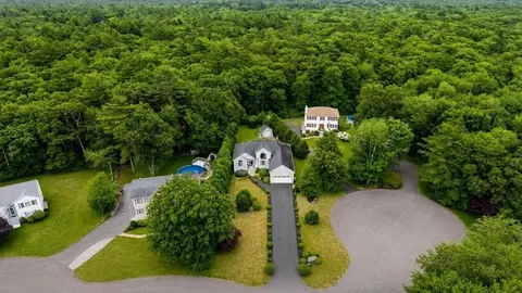 19 Forestview Dr, Fairhaven, MA 02719 photo 4