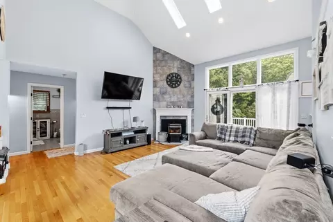 19 Forestview Dr, Fairhaven, MA 02719 photo 8