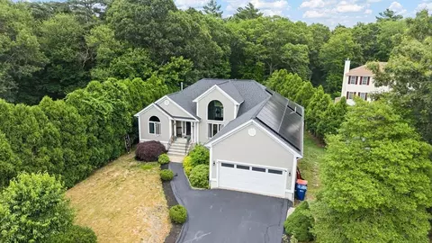 19 Forestview Dr, Fairhaven, MA 02719 photo 3