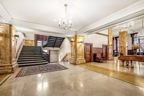 140 Chestnut St #706, Springfield, MA 01103