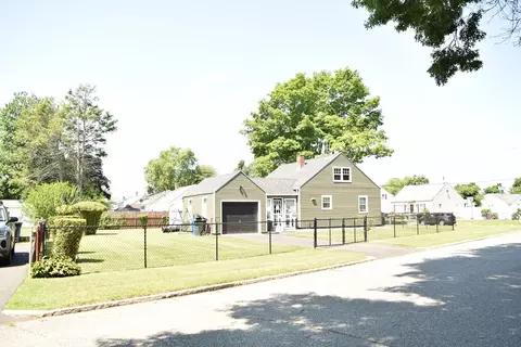 Exterior - 43 Barton St, Springfield, MA 01104 photo 10 of 13