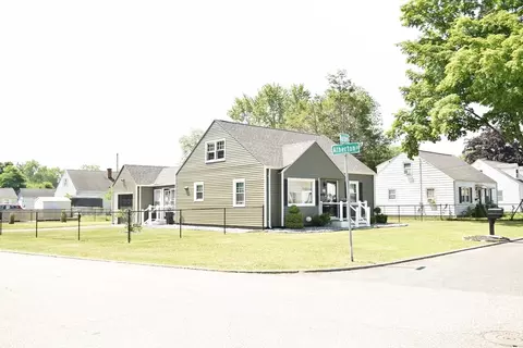 Exterior - 43 Barton St, Springfield, MA 01104 photo 3 of 13