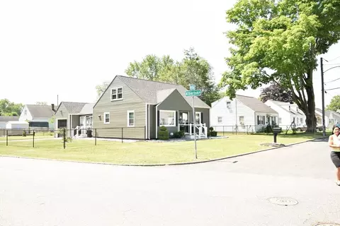 Exterior - 43 Barton St, Springfield, MA 01104 photo 9 of 13