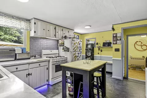 Kitchen - 39 Wakefield St, Springfield, MA 01151 photo 3 of 5
