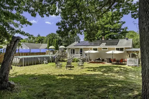 Exterior - 39 Wakefield St, Springfield, MA 01151 photo 8 of 10