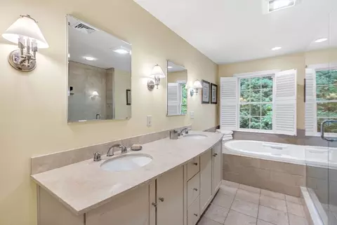Bath - 44 Old Rd, Weston, MA 02493 photo 2 of 3