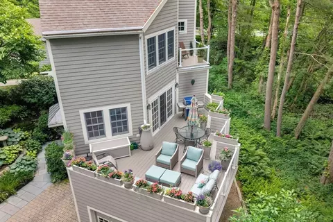 Exterior - 44 Old Rd, Weston, MA 02493 photo 3 of 9