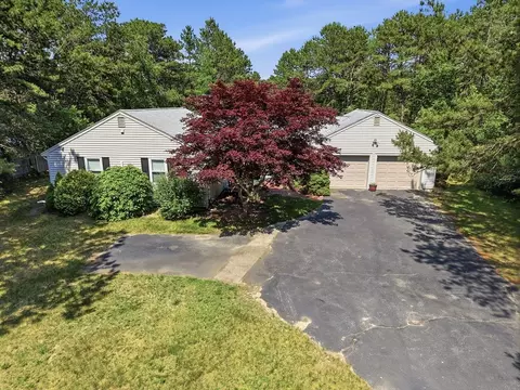 16 Mooring Cir, Plymouth, MA 02360