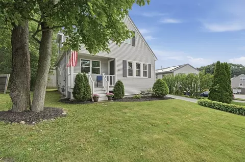 134 Hathaway Commons Rd, Fall River, MA 02720 photo 2