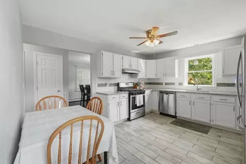 134 Hathaway Commons Rd, Fall River, MA 02720 photo 5