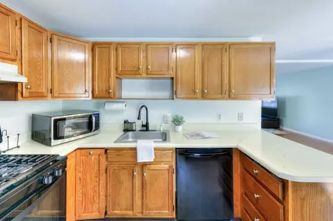 39 Ledgecrest Dr, Worcester, MA 01603 photo 15