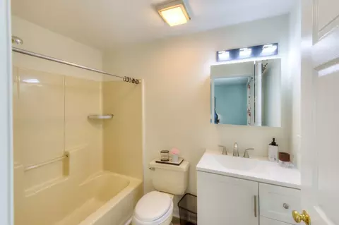 39 Ledgecrest Dr, Worcester, MA 01603 photo 20