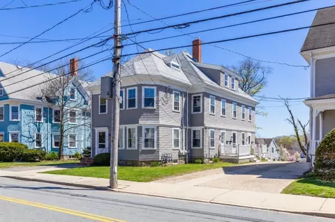 5 Lothrop St, Plymouth, MA 02360