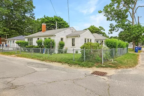 17 Swift Ave, Wareham, MA 02571 photo 2