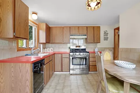 17 Swift Ave, Wareham, MA 02571 photo 5
