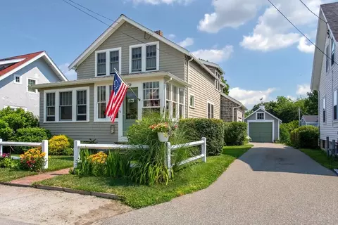 52 Wachusett Rd, Weymouth, MA 02191