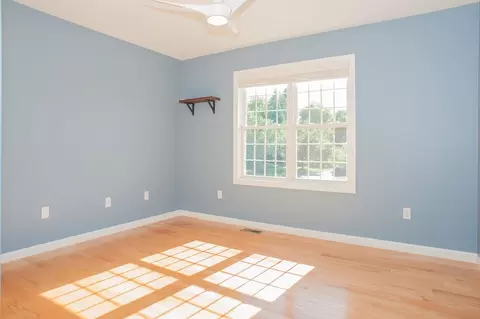 Bedroom - 18 Boundary Stone Rd, Sutton, MA 01590 photo 4 of 5