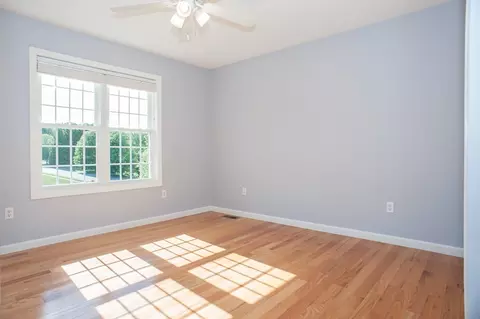 Bedroom - 18 Boundary Stone Rd, Sutton, MA 01590 photo 3 of 5