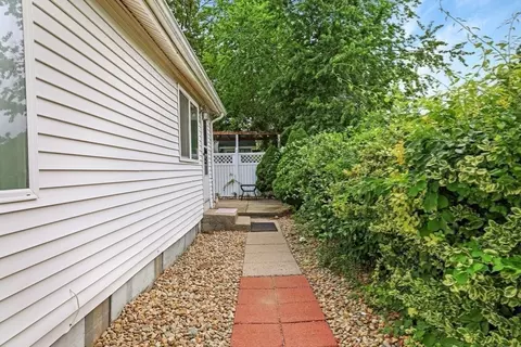 Exterior - 10 Barnes St, Wareham, MA 02571 photo 3 of 5