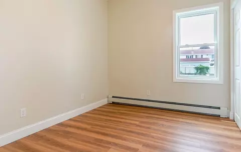 Bedroom - 833 Grinnell St, Fall River, MA 02721 photo 3 of 6