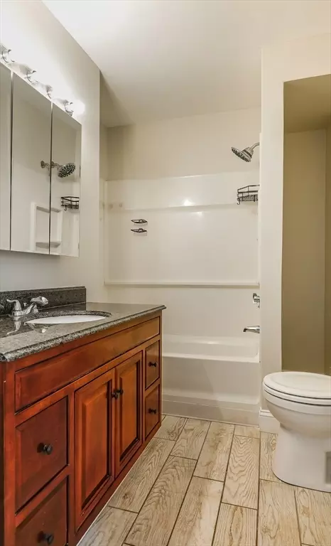 Bath - 833 Grinnell St, Fall River, MA 02721 photo 2 of 4